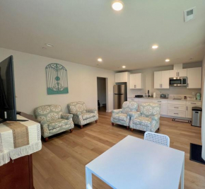 Beautiful lakeside fully furnished rental